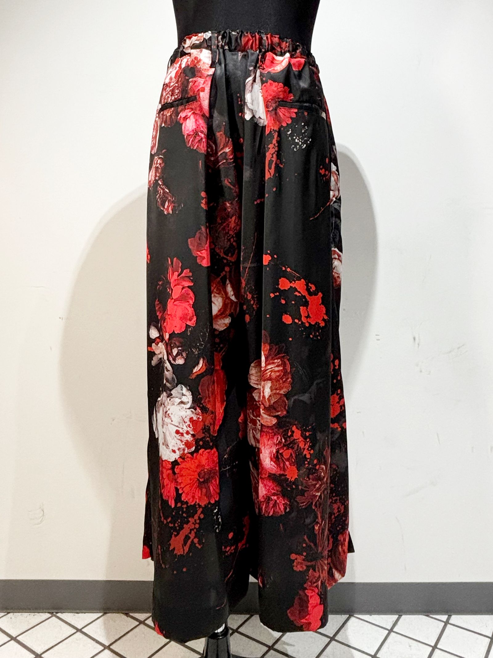 《予約品》 SlitWideTuckSlacks / スリットワイドスラックス / サテンブラック＆レッド