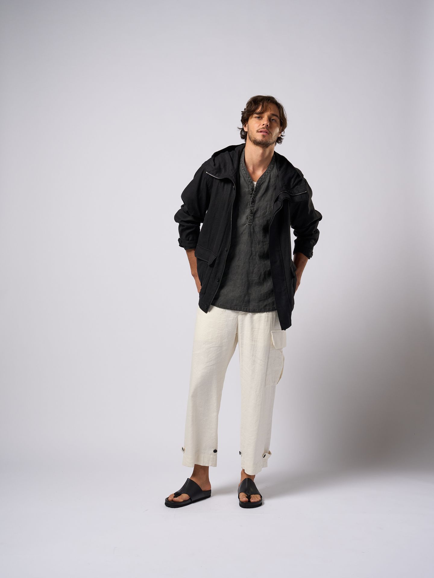 【予約品9月16日 10時締め】 hooded blouson / パーカー / ブラック