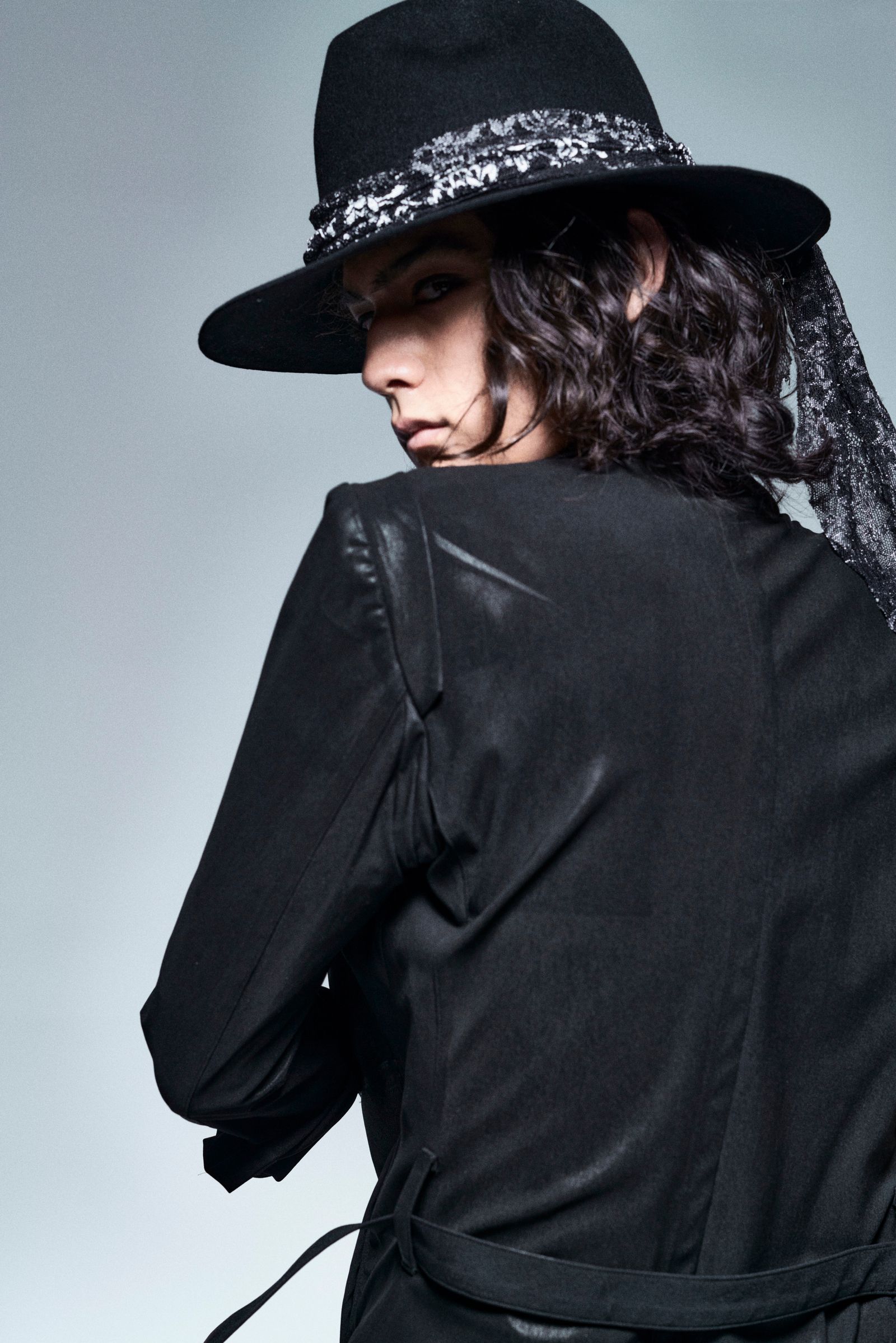 《予約品7/31締切》コラボ Collarless Flare Jacket / Black【BLACK HONEY CHILI COOKIE × kiryuyrik】12月入荷予定