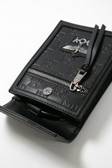EMBOSSING MINI SHOULDER BAG / BLACK 【BOY LONDON】