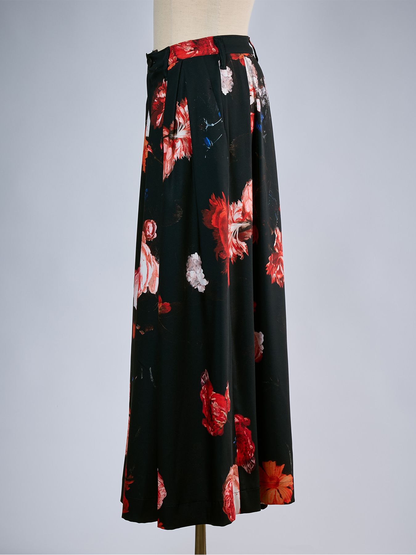 【予約品 10月26日(月) 締切】THEONENESS-FLORA Drape Slacks / ドレープスラックス / ブラック