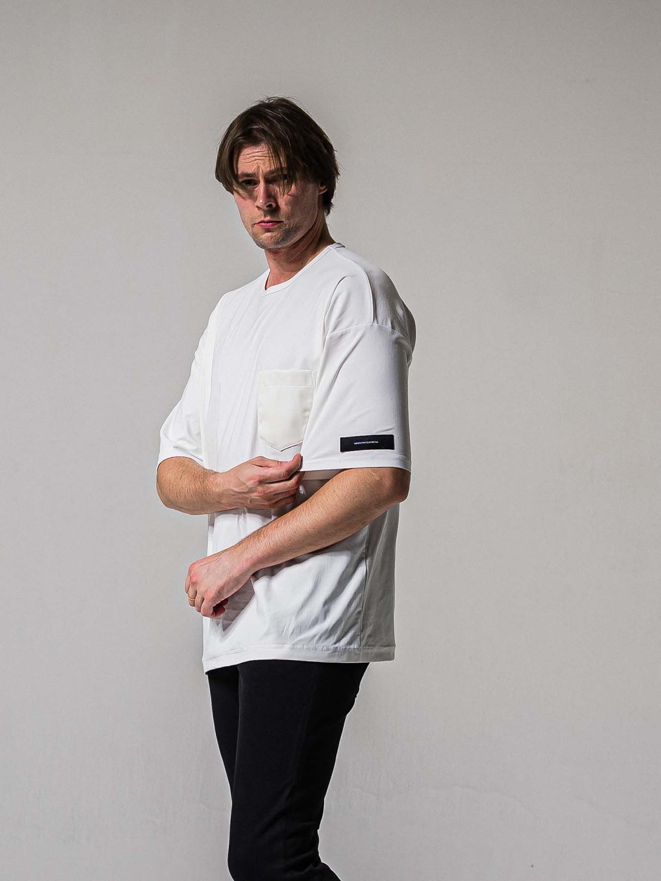 【予約品 11月16日(日) 締切】LEATER POCKET OVER NYLON T / エコレザーポケット ルーズTシャツ / ホワイト