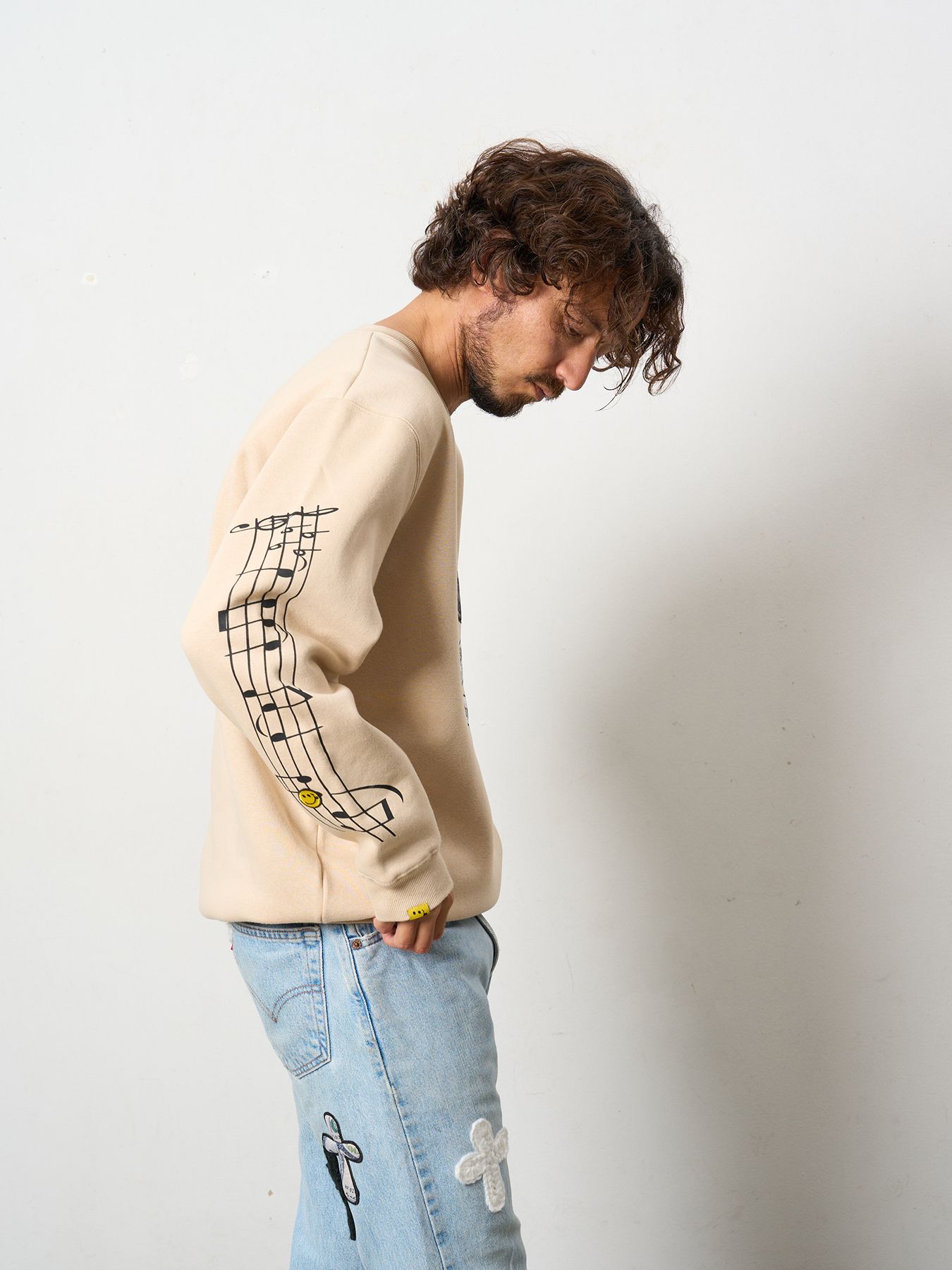 【予約品 5月8日(木) AM10時 締切】 TC裏毛起毛 リリック リボン シークインMUSICプリント スウェットシャツ / ベージュ