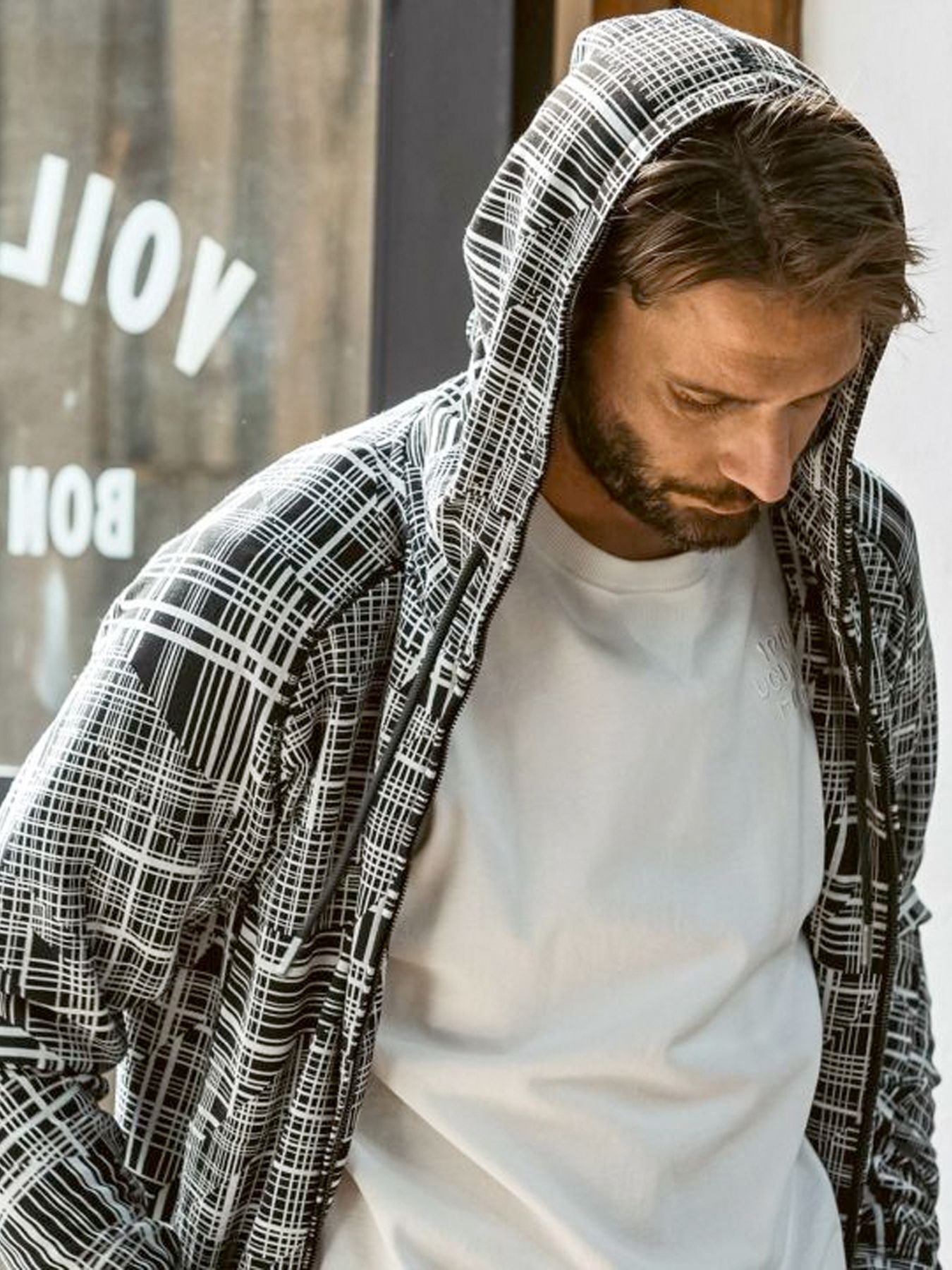 ジオメトリックジップアップパーカー / ブラック