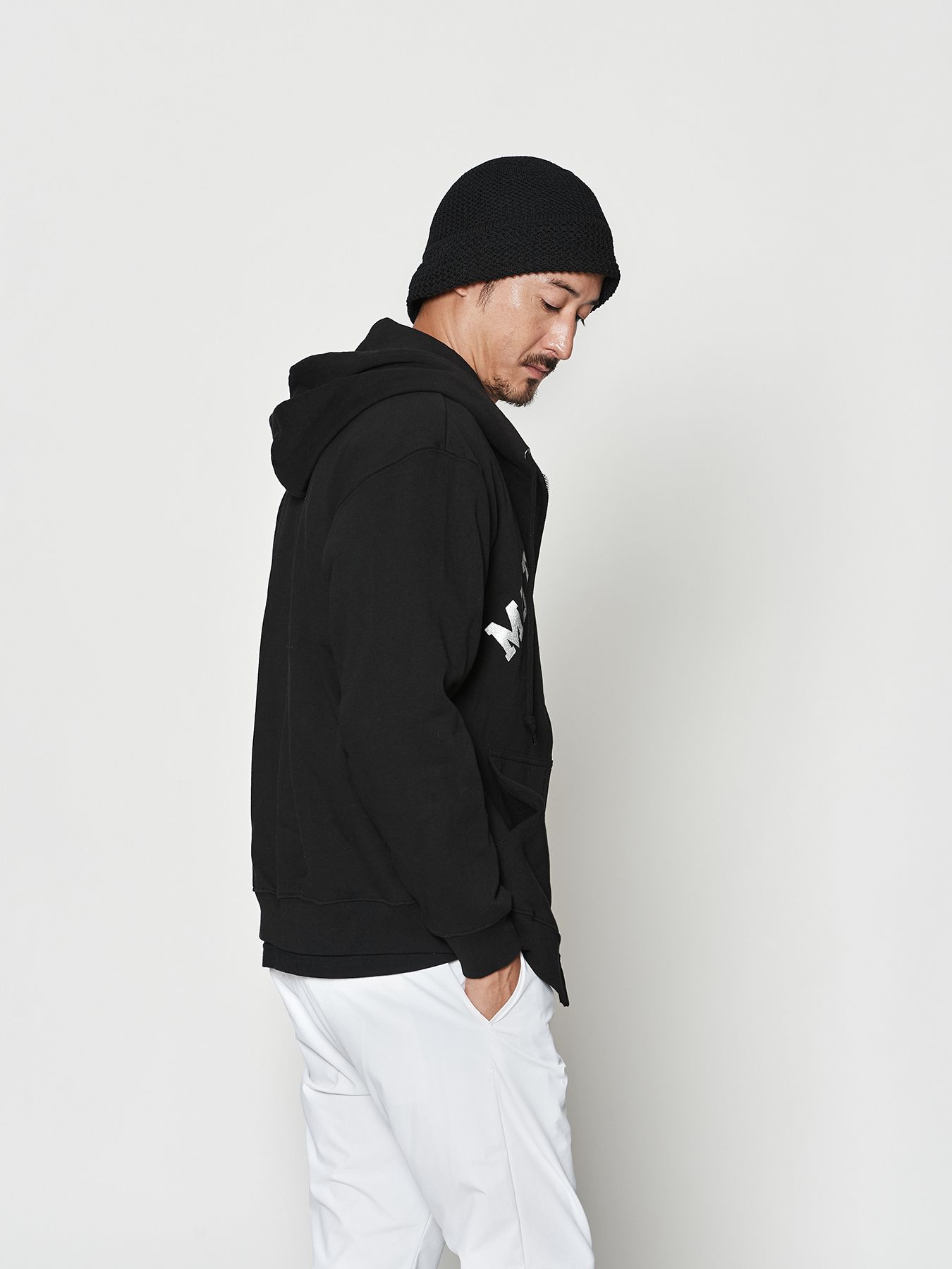 【予約品 10月9日(木) 締切】muta Arc Logo Zip Up Hooded Sweatshirt / ジップパーカー / ブラック【Acanthus × muta MARINE】