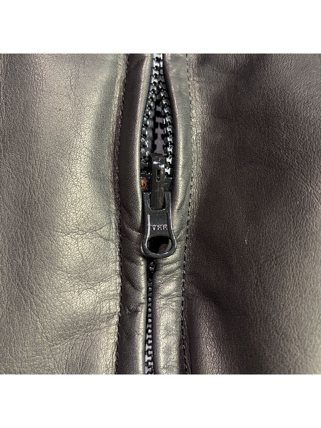 【予約品 3月9日(月) 18:00 締切】COW LEATHER ZIP JKT / カウレザー スタンド ジップ ブルゾン / ブラック