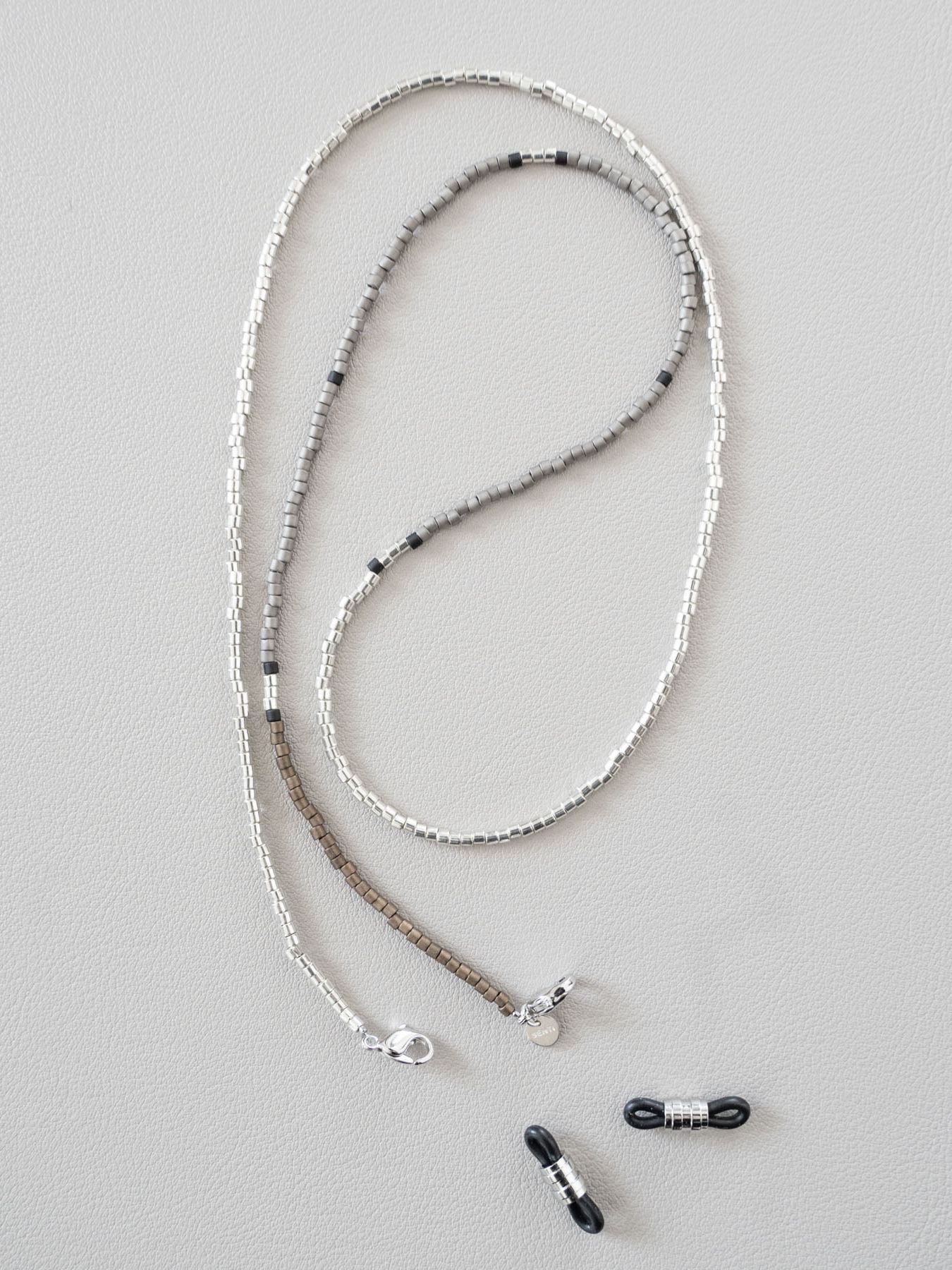 《予約品》 BEADS GLASS CORD&NECKLACE / グラスコード&ネックレス / グレー・シルバー 【Iroquois.SENTI】