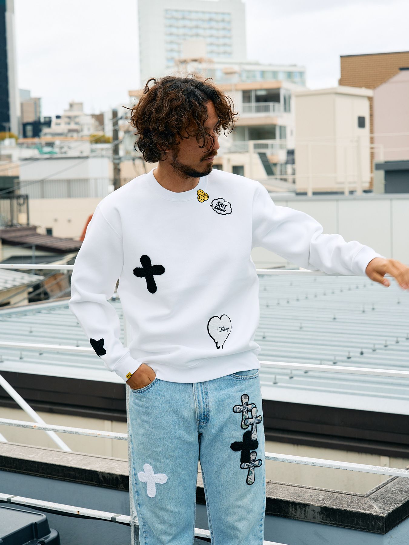 【予約品 5月8日(木) AM10時 締切】 TC裏毛起毛 レオパードスター発泡プリント&マルチパッチワーク スウェットシャツ / ホワイト