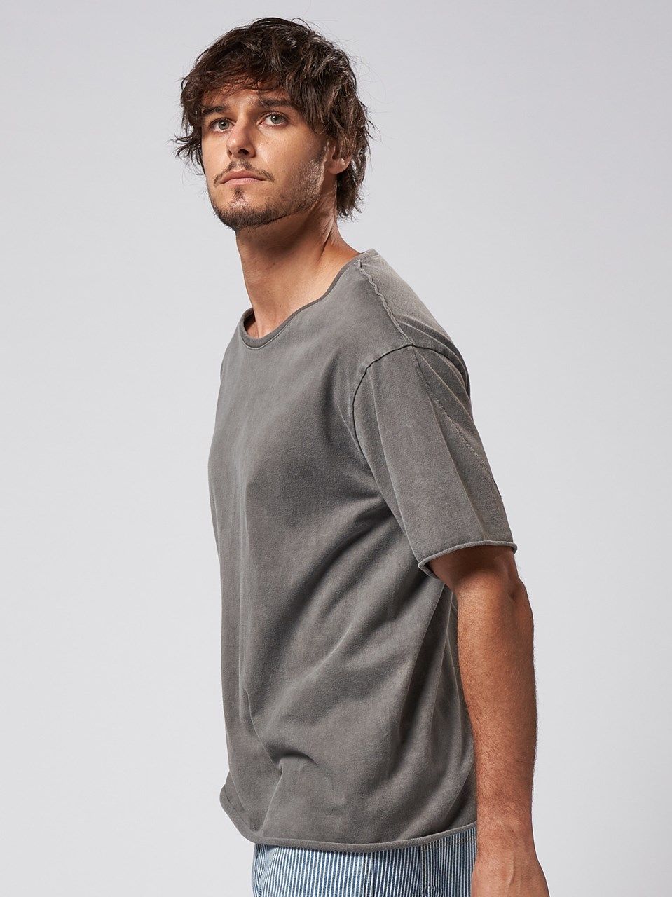 《予約品》 wide cut-off crew-neck S/S / Tシャツ / グレー