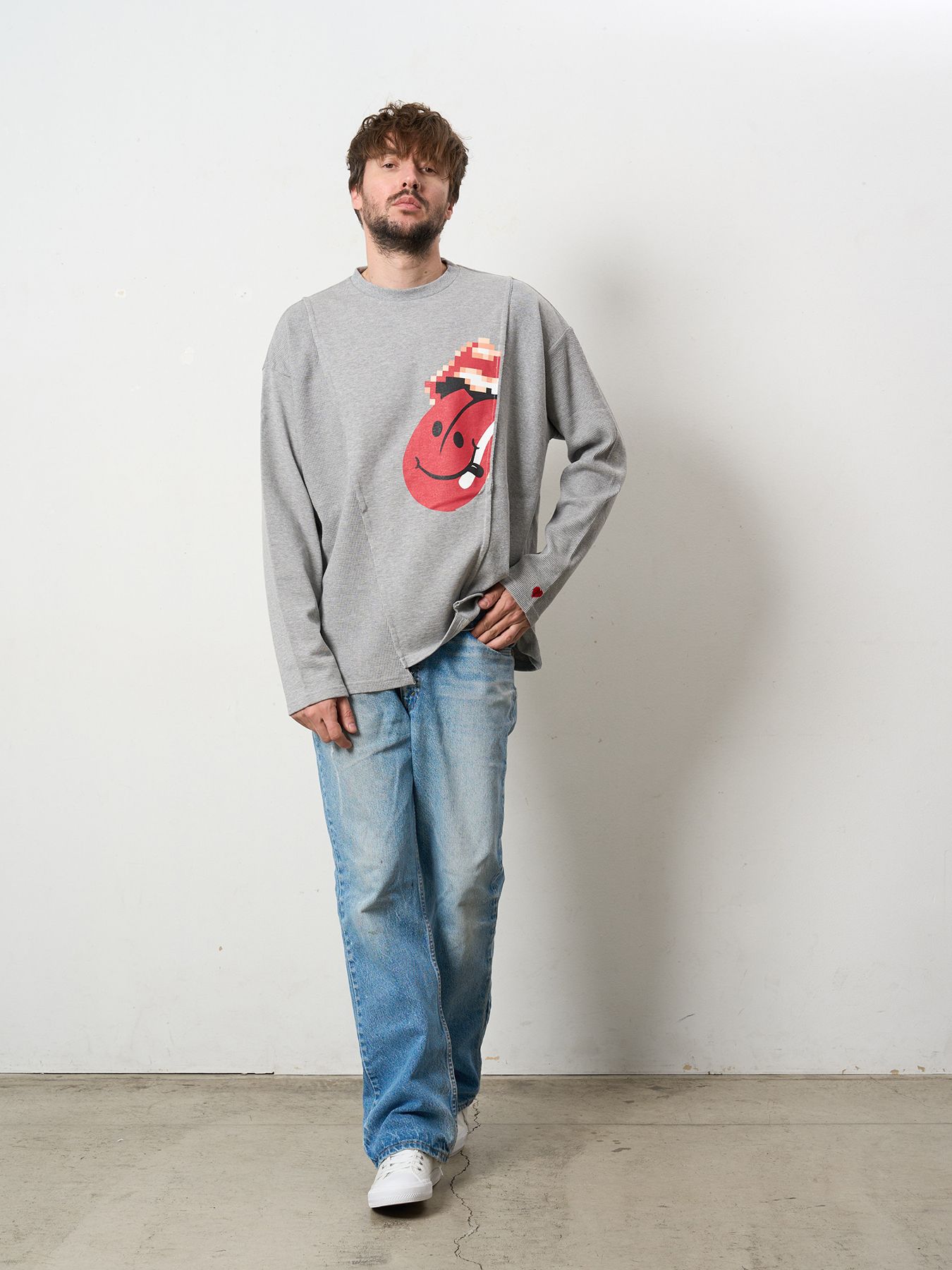 【予約品 5月8日(木) AM10時 締切】 3MIXレイヤードカットオフ モザイクプリント LS ワイドシルエットTシャツ / M.グレー