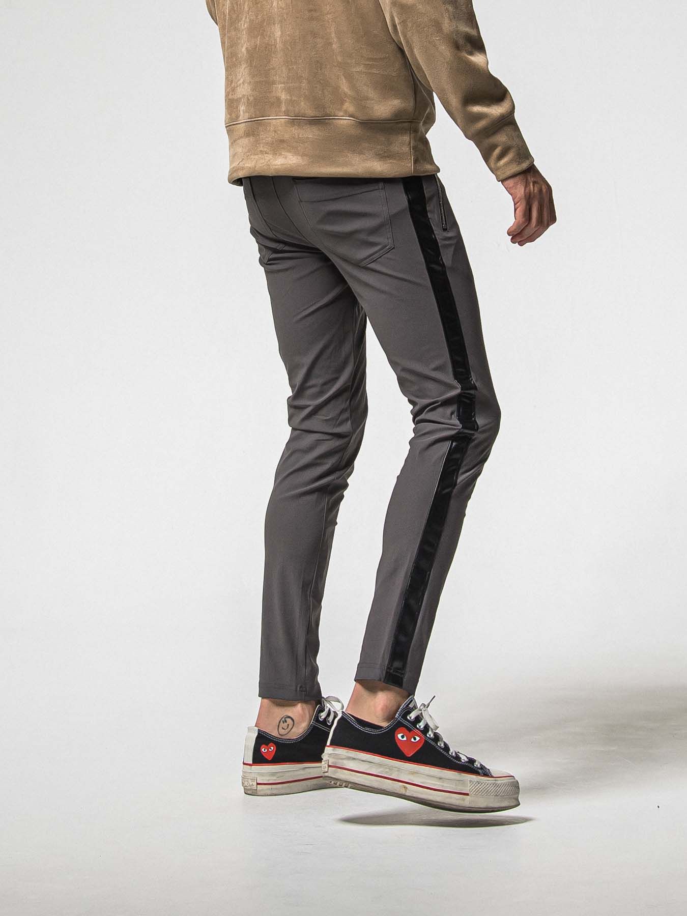 【予約品 8月31日(日) 締切】LEATHER LINE TRACK / レザーライン トラックパンツ / チャコール