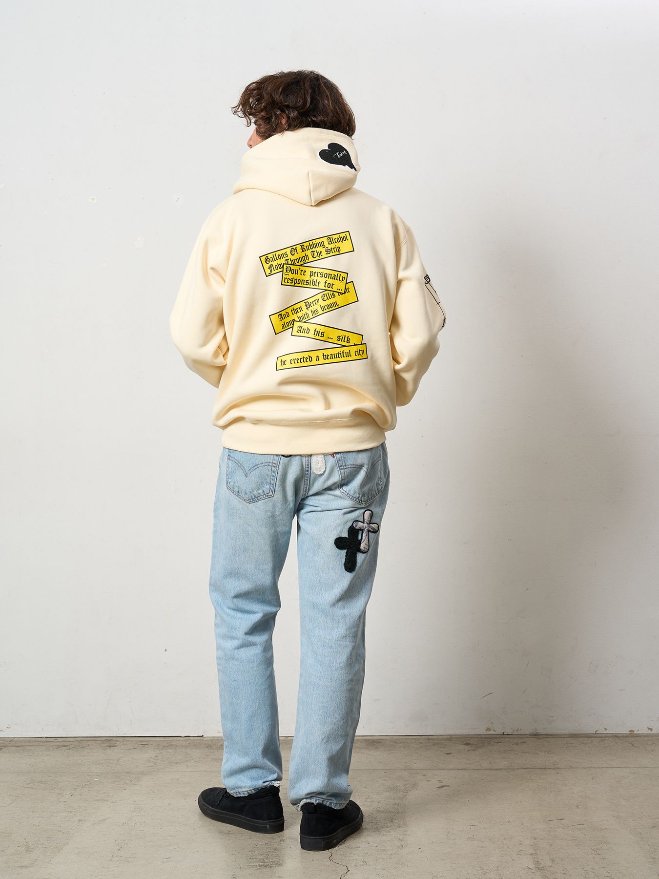 【予約品 5月8日(木) AM10時 締切】 TC裏毛起毛 リリックリボン&MUSICプリントハートサガラパッチワーク プルオーバー パーカー / ナチュラルベージュ