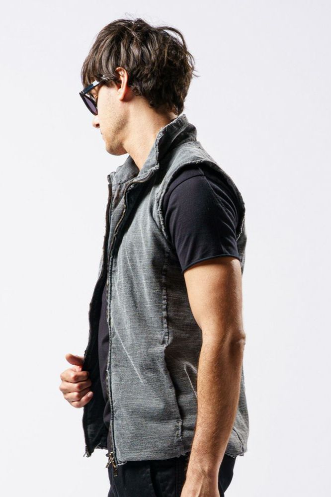 wjk - 《予約品》 cut-off stand collar vest / ブラック 【wjk】 2023年2月下旬以降入荷予定 | BRYAN