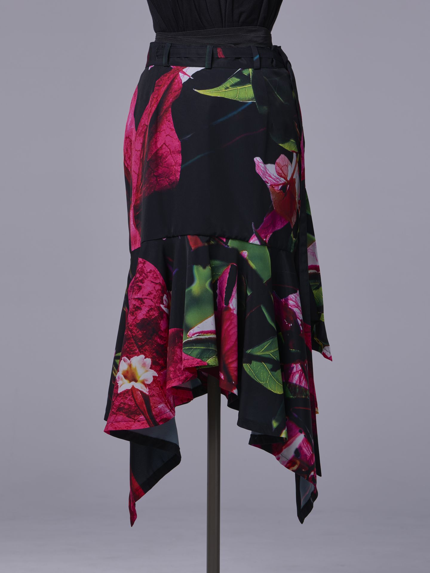 《予約品11月4日 》 WrapFrillSkirt / フリルスカート / ブラック・ブーゲンビリア