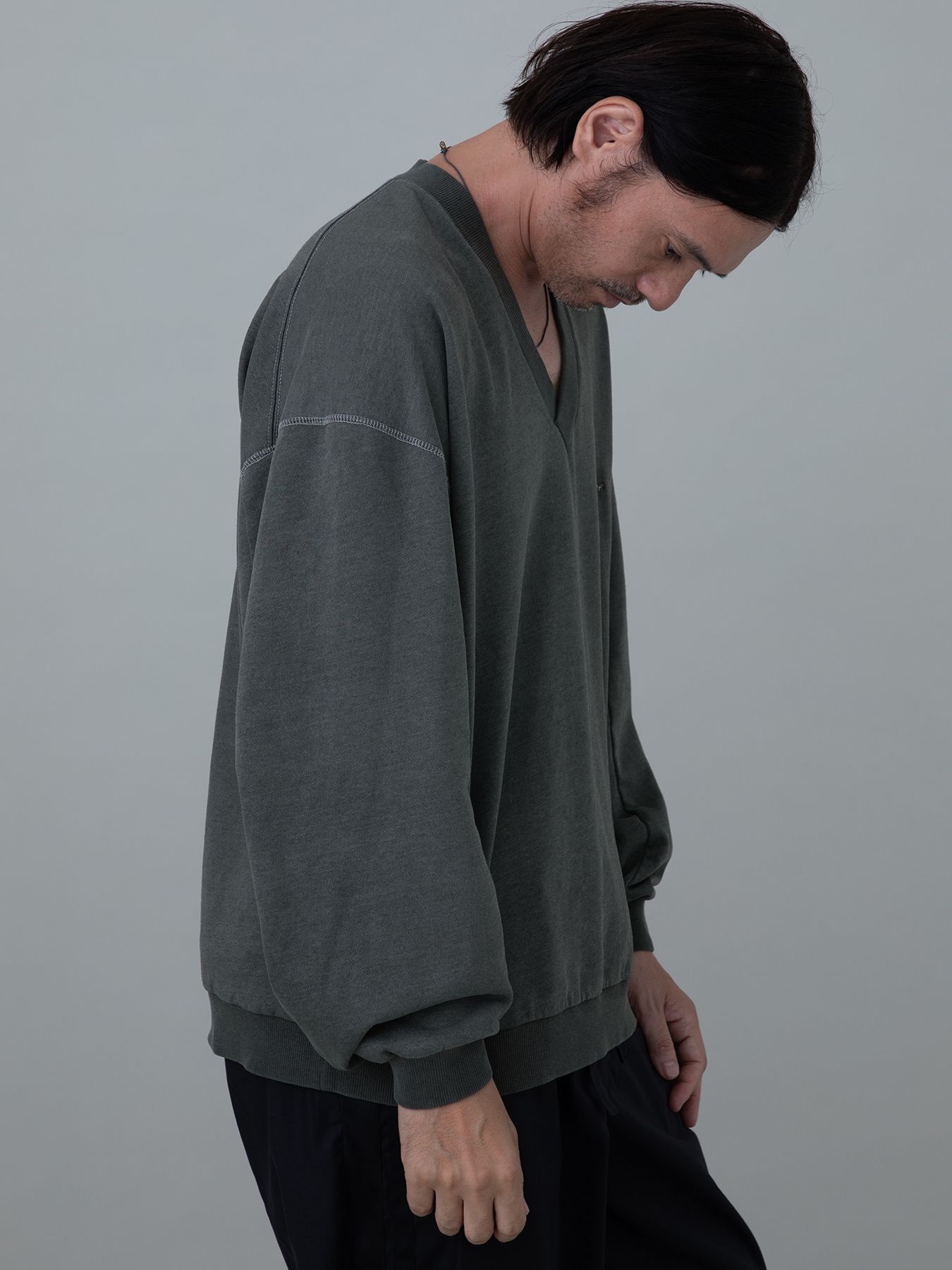 【予約品 10月26日(日) 締切】3DSWEAT / Vネックスウェット / GRAY