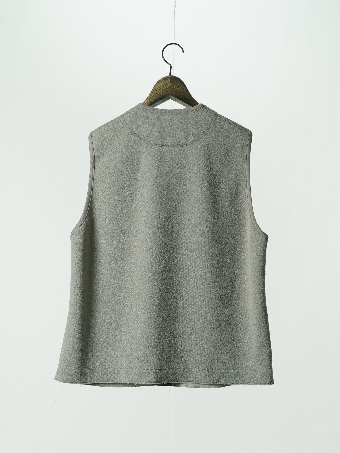 【予約品 5月27日(水) 締切】BOUCLE-VEST / ウール混ブークレー ベスト / ベージュ