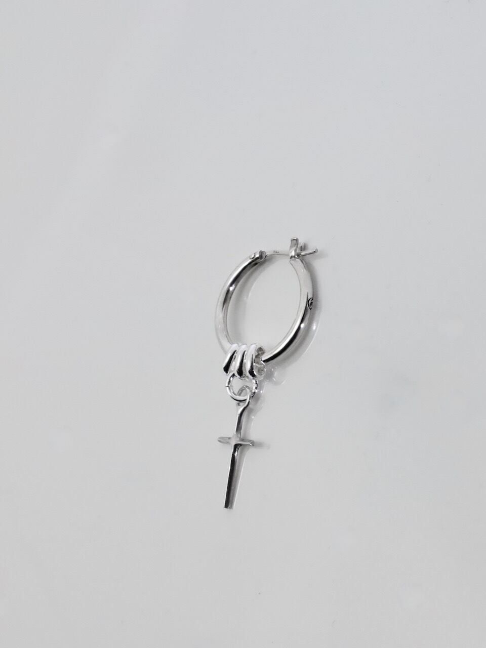 《受注生産》 THIN HOOP -raised by wolves- [LARGE] with OVAL and CROSS / レイズド・バイ・ウルヴス シンフープ L ウィズ オーバル&クロス 【注文から2～3週間後入荷予定】