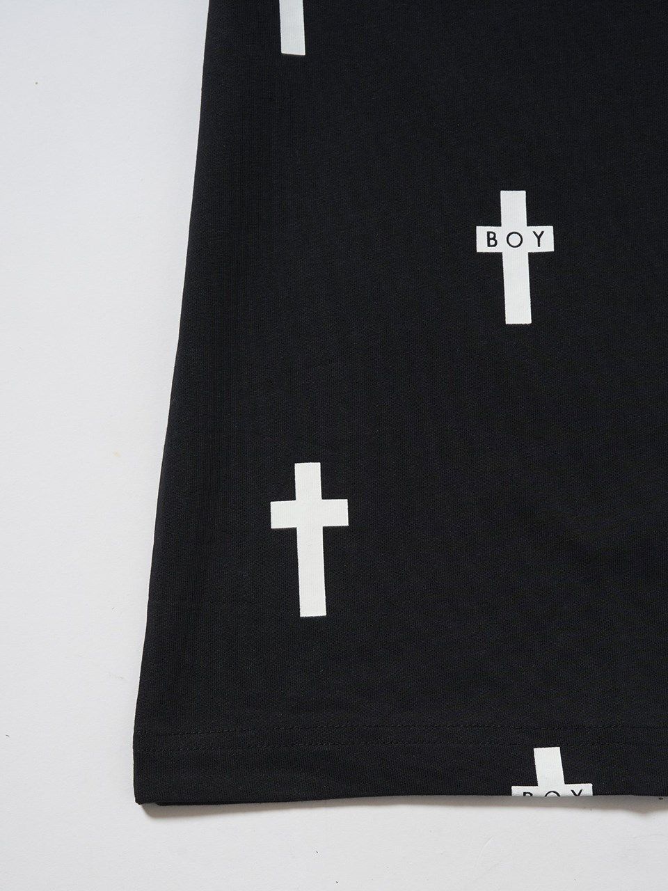 Small Cross Pattern TEE / Tシャツ / ブラック