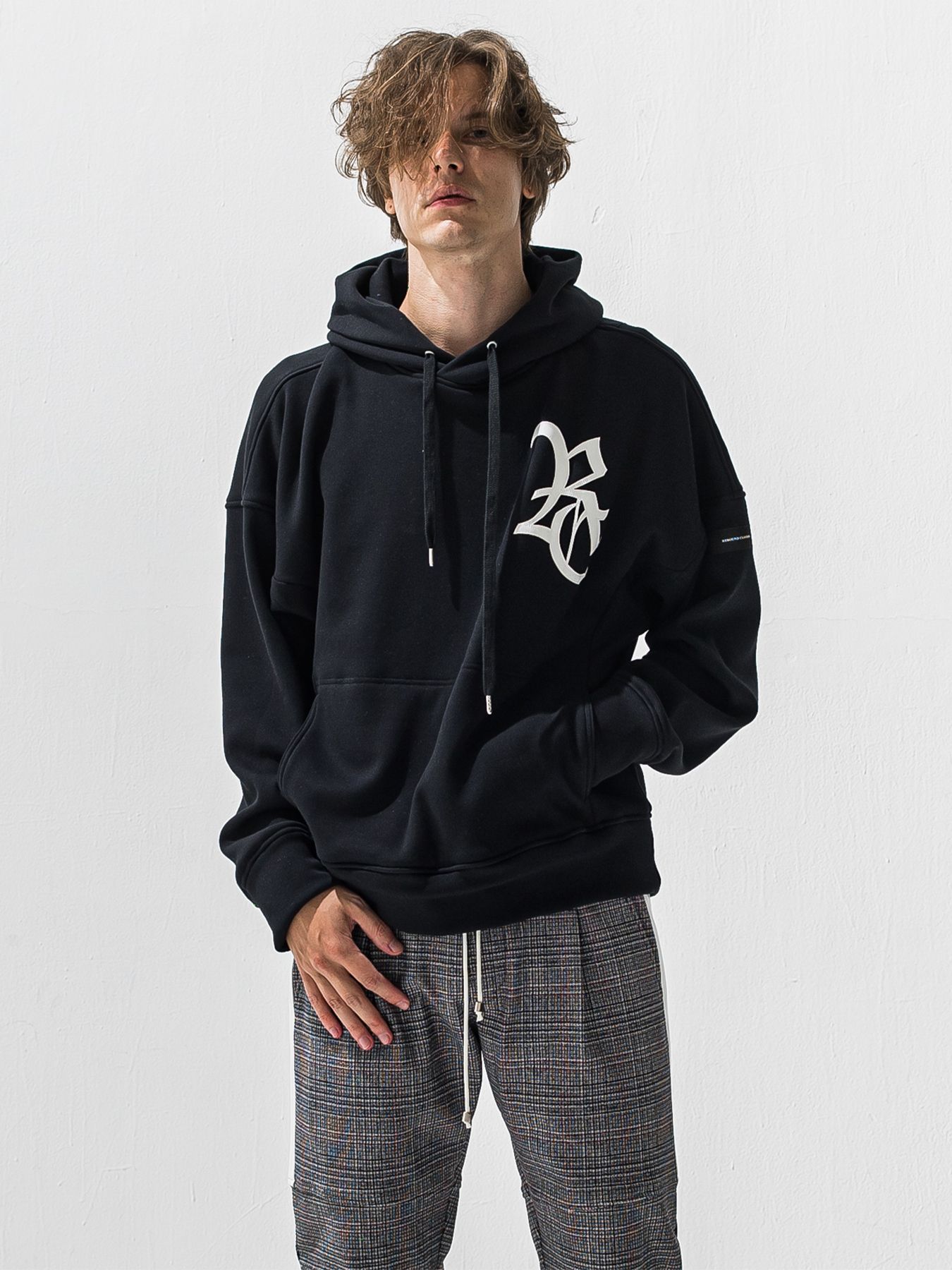 【予約品 9月6日(日) 締切】RC VELOURS FLEECE HOODIE / RCレザーワッペン 裏起毛 ルーズフーディー / ブラック