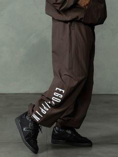 【予約品 7月5日(日) 締切】DAYGLYDE TRACKPANTS / ナイロンパンツ / ダークブラウン