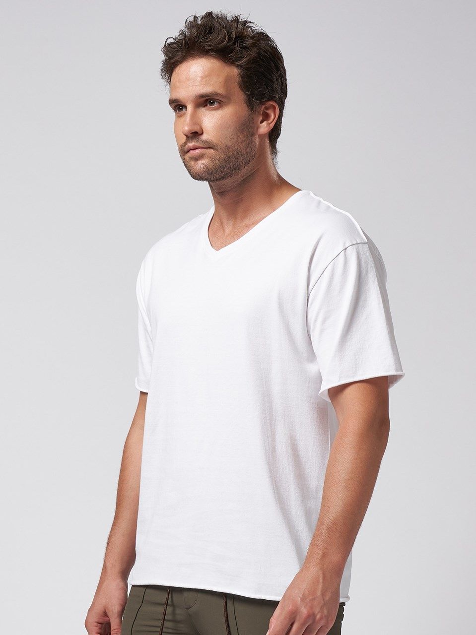 《予約品》 wide cut-off V-neck S/S / VネックTシャツ / ホワイト