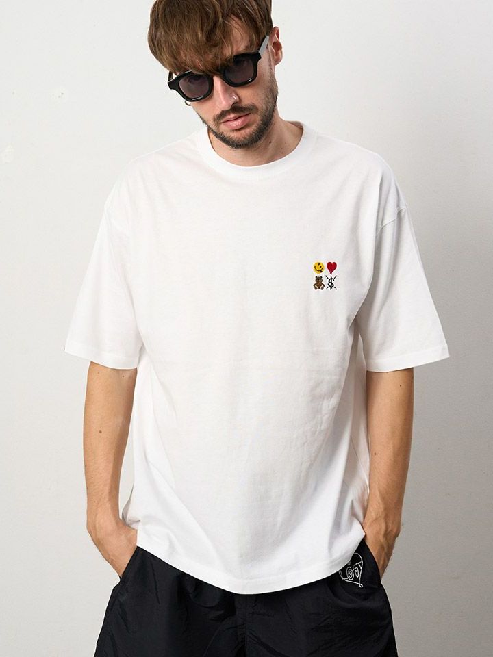 5.6ozコットン天竺 グラフィティカットワークパッチオーバーシルエット SS Tシャツ / ホワイト 【STUD MUFFIN(スタッドマフィン)】