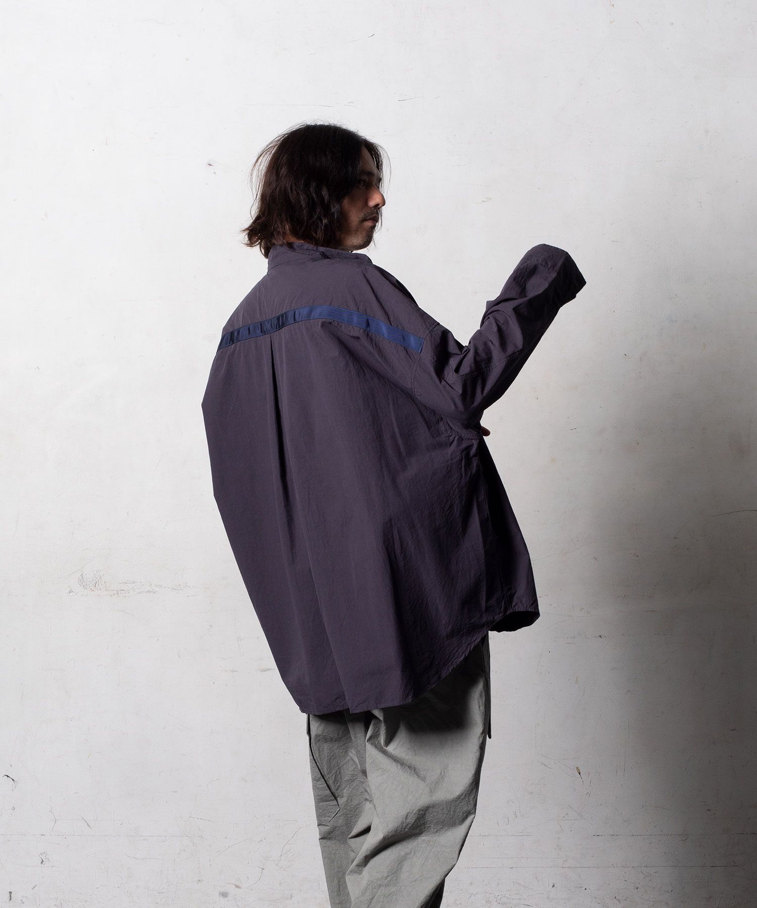 【予約品10月20日(日）締め】 NOVARRA / シャツ / ダークパープル Vネックノースリーブ付き