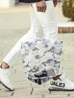 1PIU1UGUALE3 RELAX メッシュトートバッグ カモフラ かばん BAG 1PIU1UGUALE3 RELAX - メッシュトートバッグ / ホワイトカモ | BRYAN