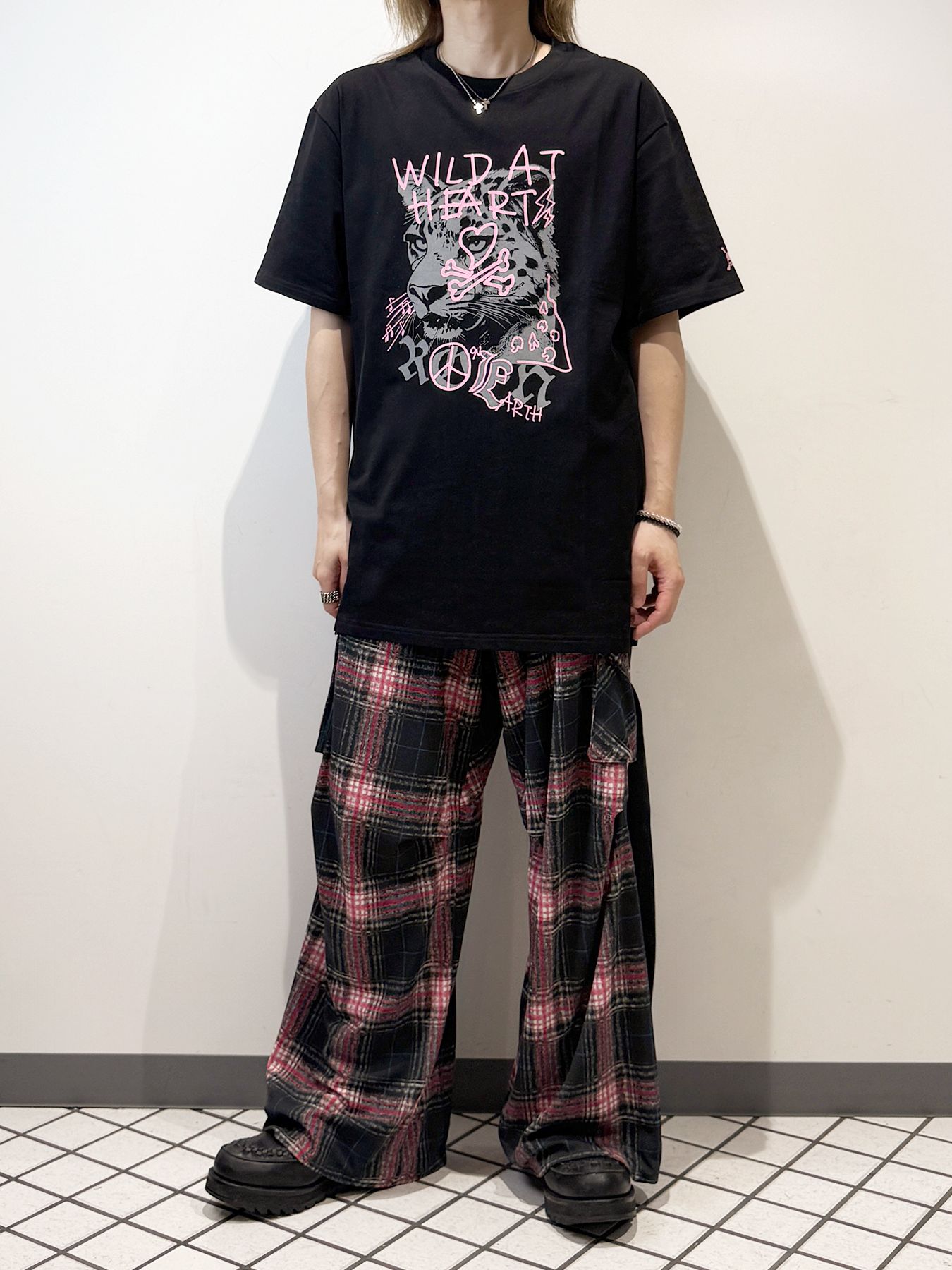 WILD HEART GRAPHIC T / 半袖Tシャツ / ブラック【Roen】