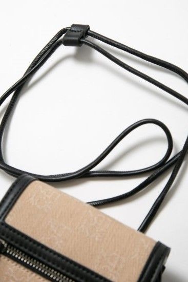 EMBOSSING MINI SHOULDER BAG / BEIGE 【BOY LONDON】