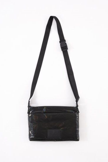 PADDING NYLON BAG ショルダーバッグ / BLACK 【BOY LONDON】