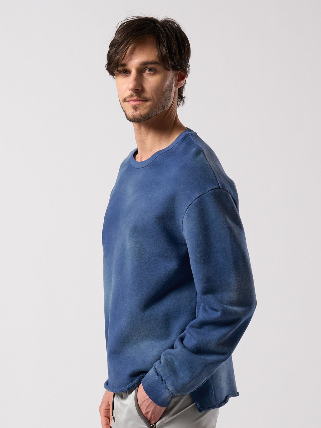 【予約品 4月19日(日) 18時締切】fade cut-off sweatshirt / フェード カットオフ スウェットシャツ / フェードネイビー