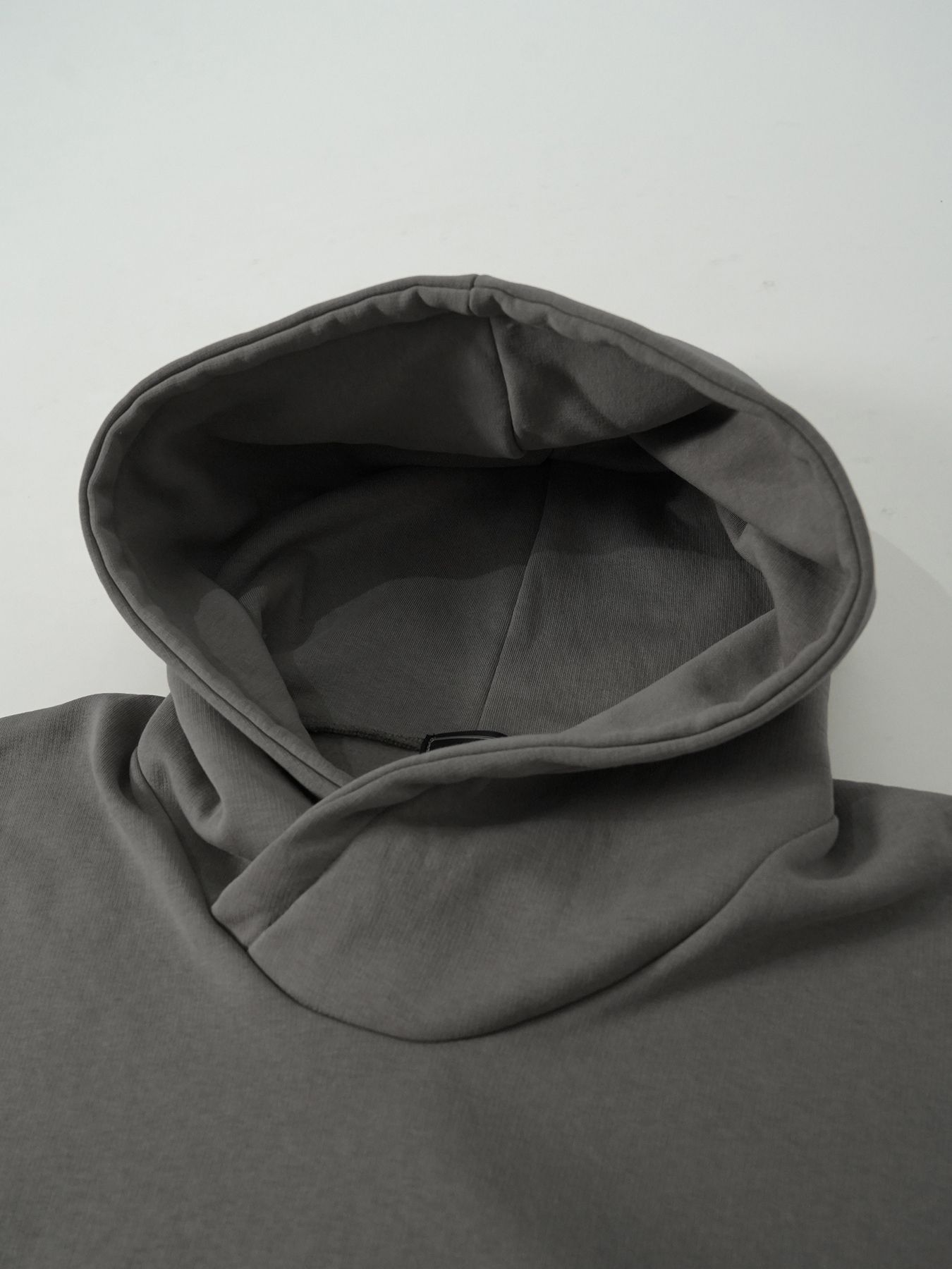 【予約品 5月27日(水) 締切】COWL-WOOLSWEATPARKA / スウェットパーカー / グレー