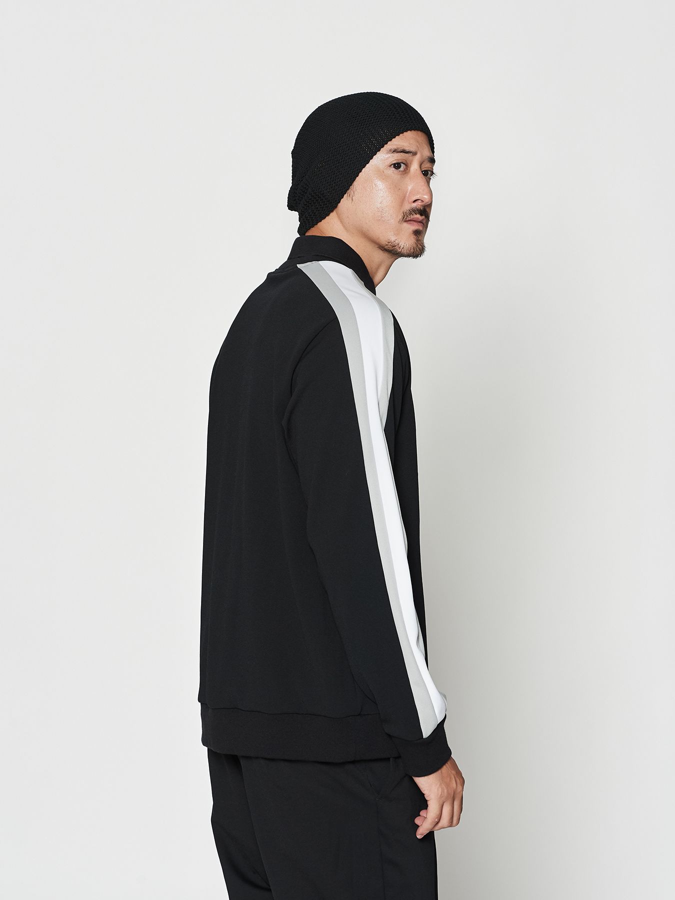 【予約品 10月9日(木) 締切】muta Polo Crewneck / 衿付スウェット / ブラック【Acanthus × muta MARINE】