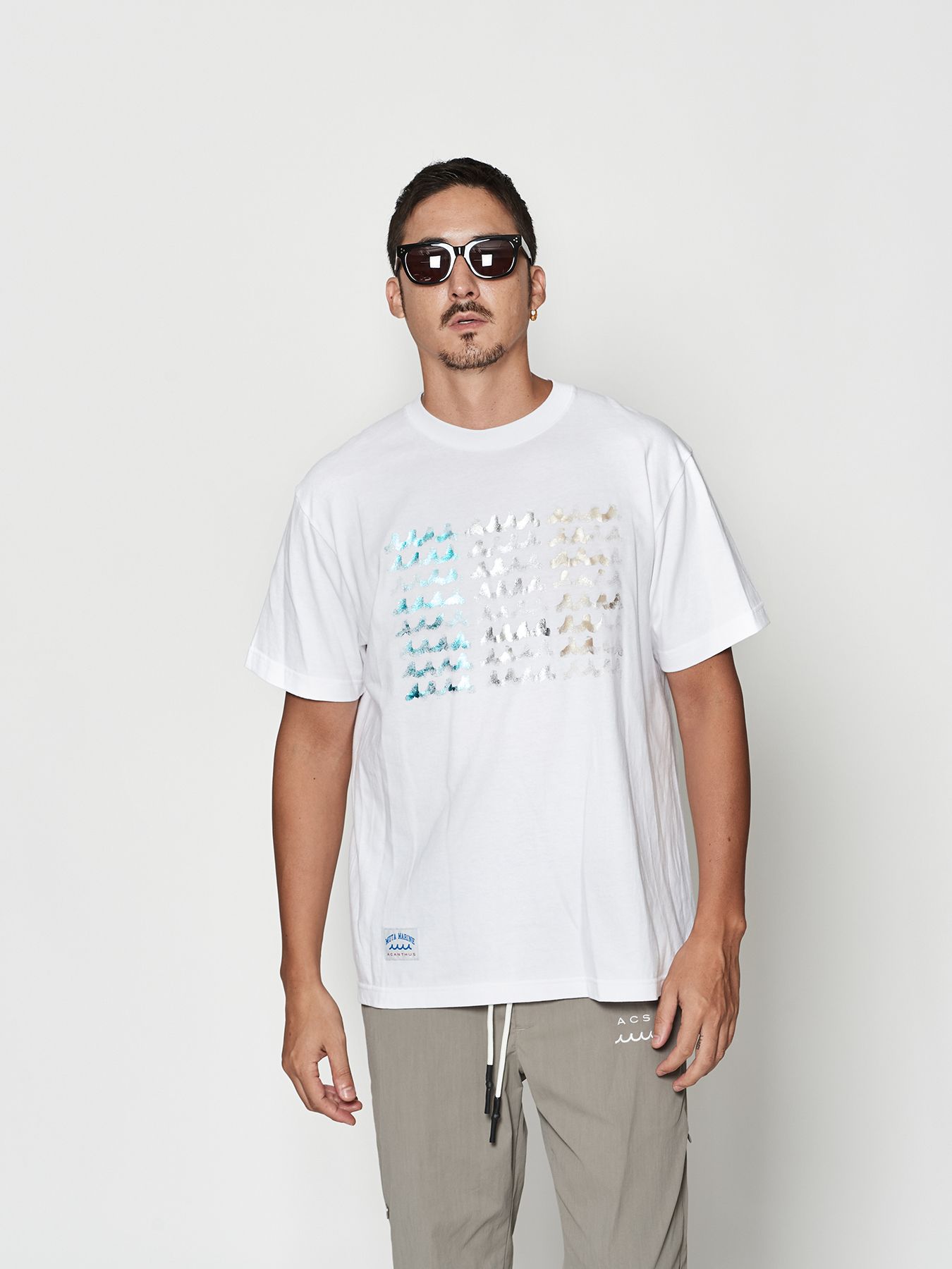 【予約品 10月9日(木) 締切】muta Foil Print Wave Logo Tee / Tシャツ / ホワイト【Acanthus × muta MARINE】