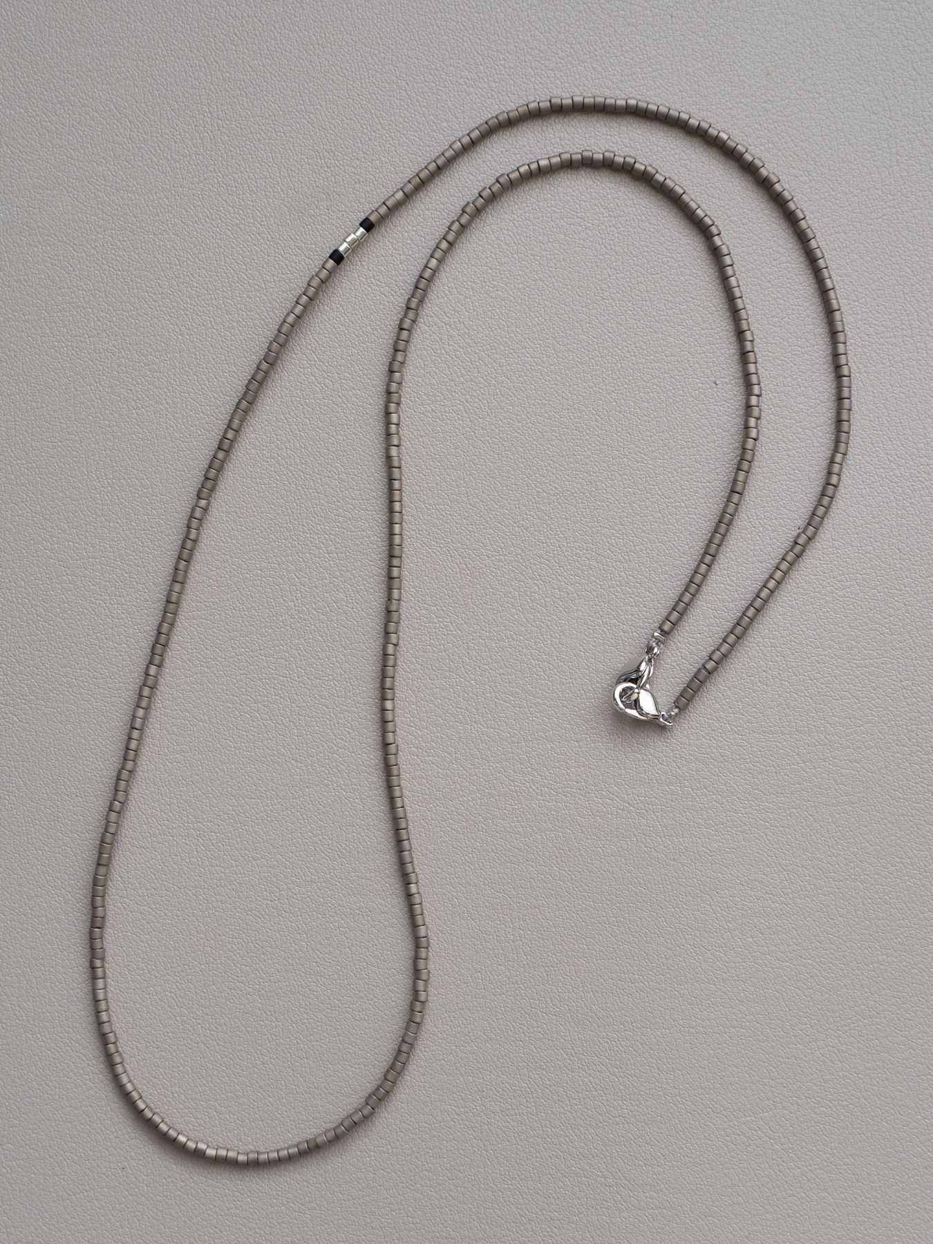 《予約品》 BEADS GLASS CORD&NECKLACE / グラスコード&ネックレス / グレー 【Iroquois.SENTI】