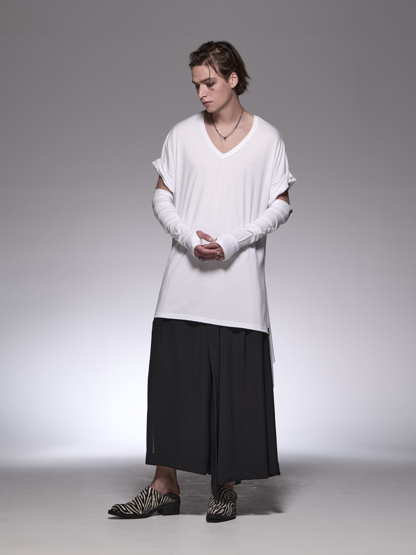 《予約品6/17締め》 Flare V-Neck T-Shirt / フレアVネックTシャツ / ホワイト