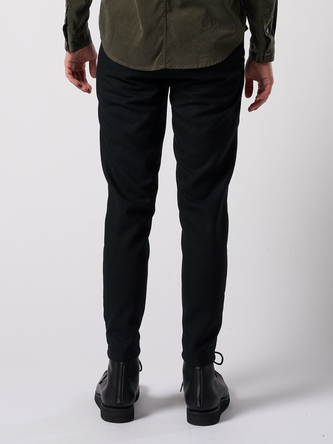 【予約品 4月19日(日) 18時締切】comfort pin-tuck slim slacks / コンフォート ピンタック スリムスラックス / ブラック