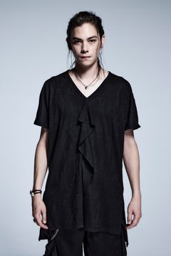 《予約品》 FrillV-NeckT-Shirits / Black 【kiryuyrik】 2月入荷予定