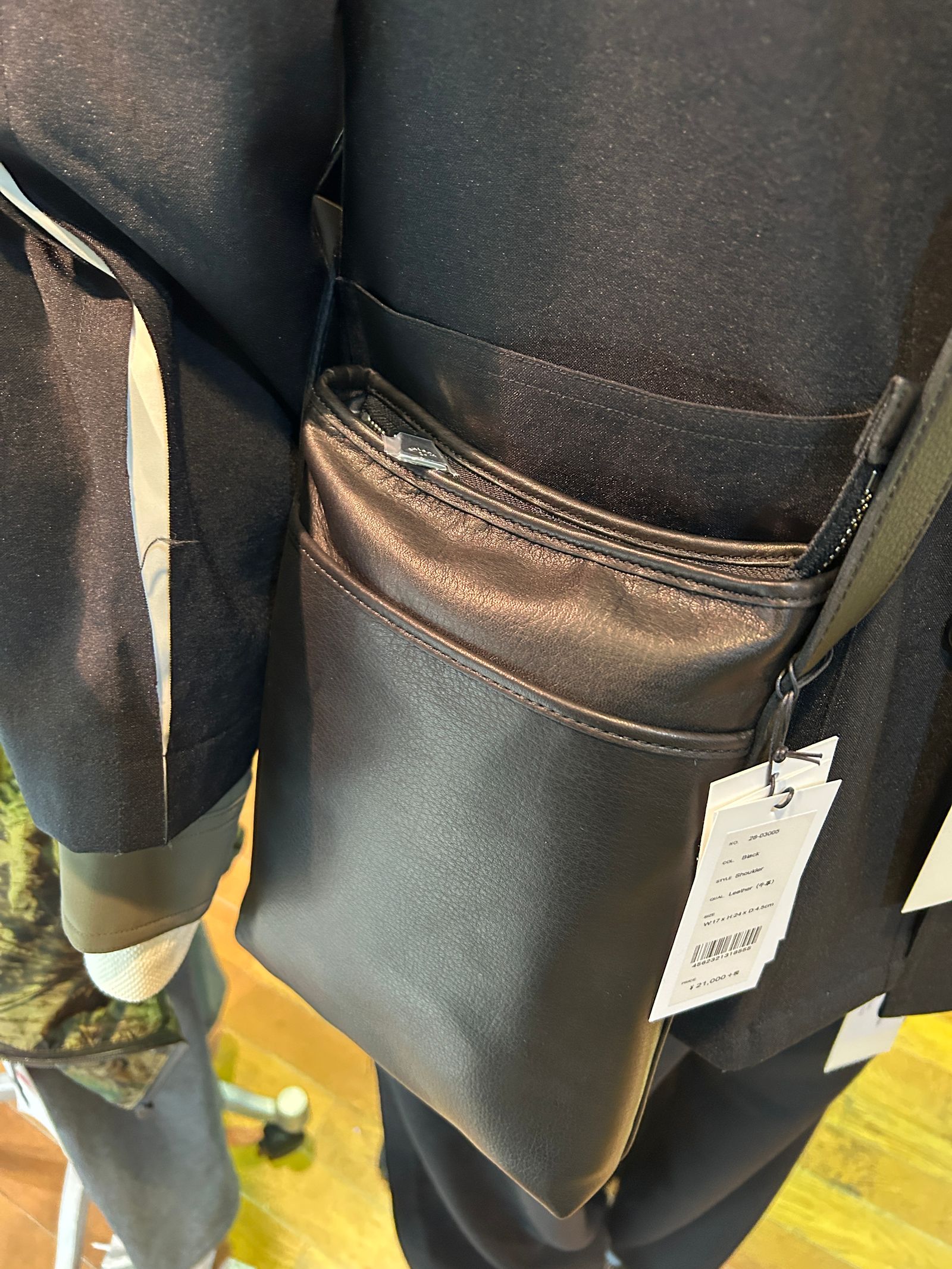 縦型ミニショルダー（牛革/日本製） 【aniary】