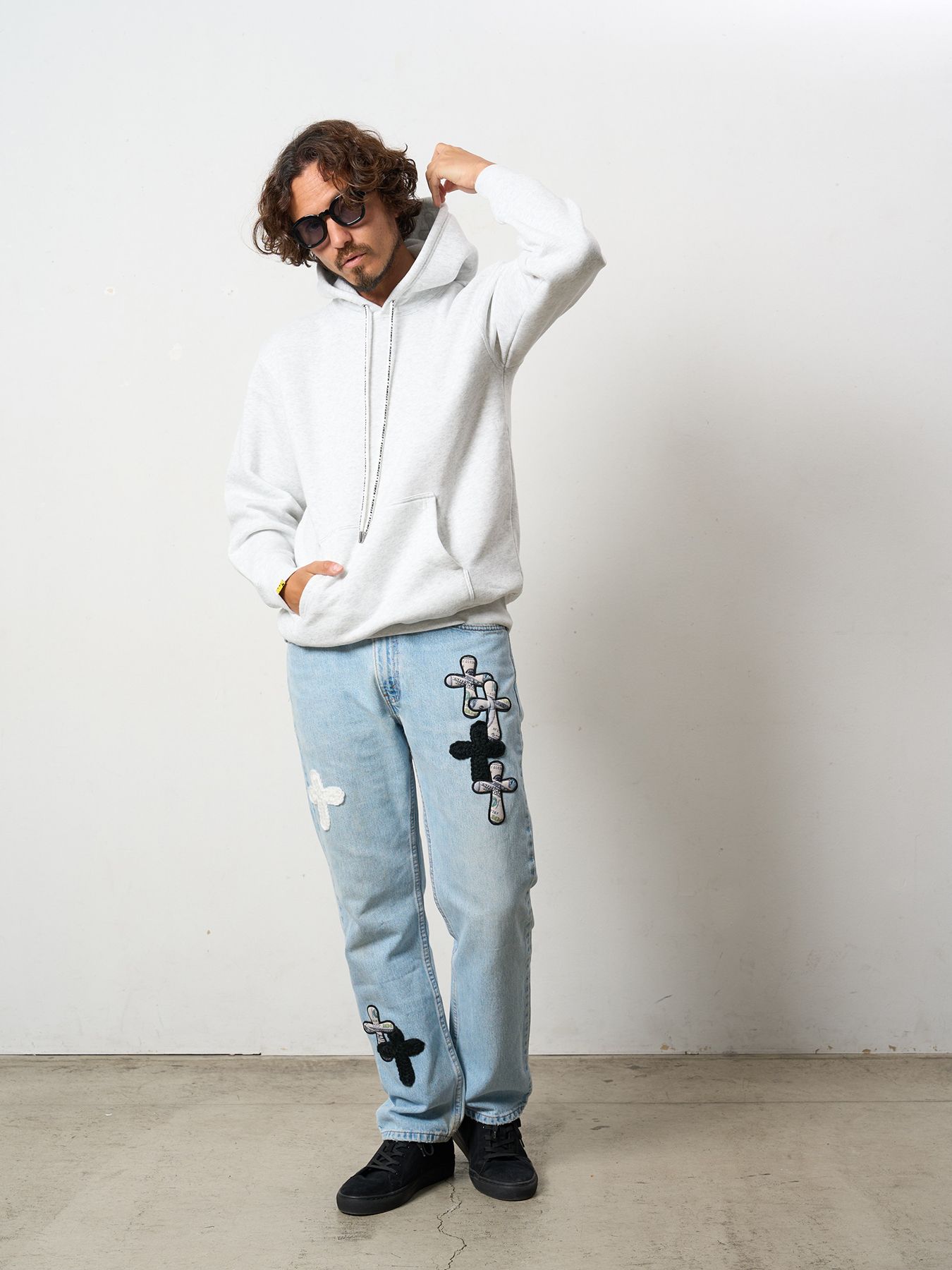 【予約品 5月8日(木) AM10時 締切】 TC裏毛起毛 PEACE AFTER DEATH&マルチパッチワーク プルパーカー / アッシュ
