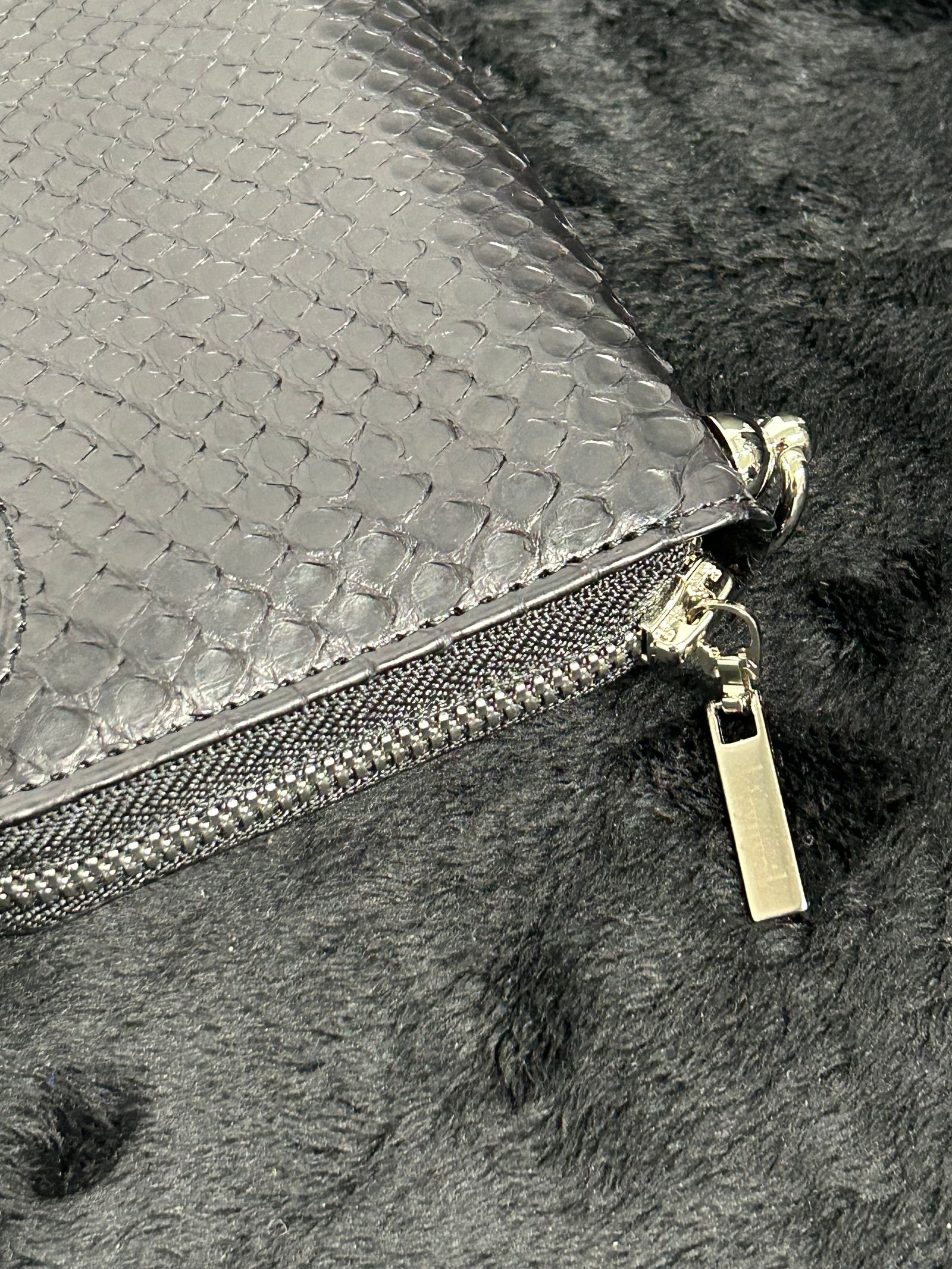RoundZippSlitWallet / ラウンドジップウォレット / ブラックパイソン MADE IN JAPAN