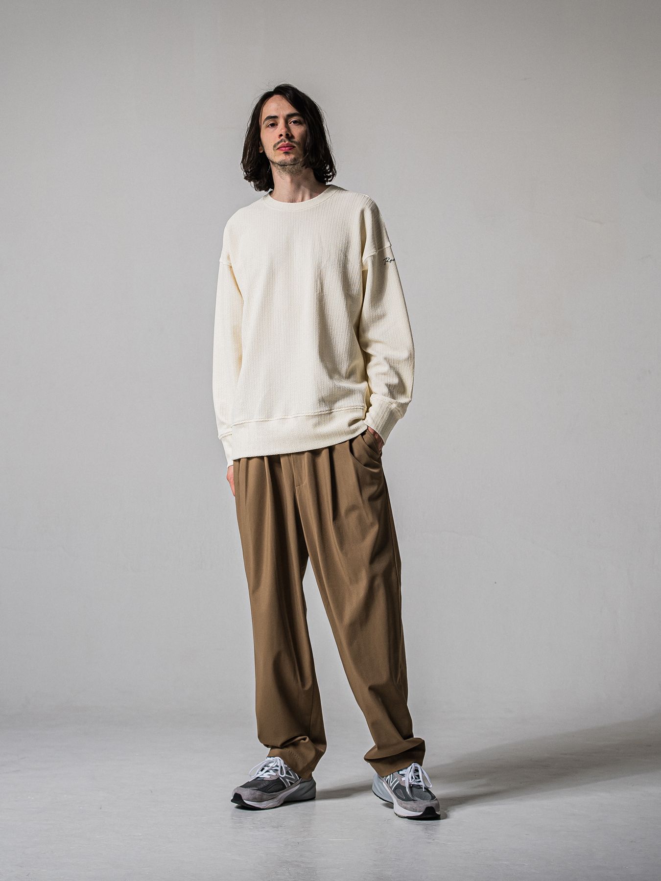 【予約品 11月16日(日) 締切】BLISTER TRAINER / ブリスターニット トレーナー  / オフ