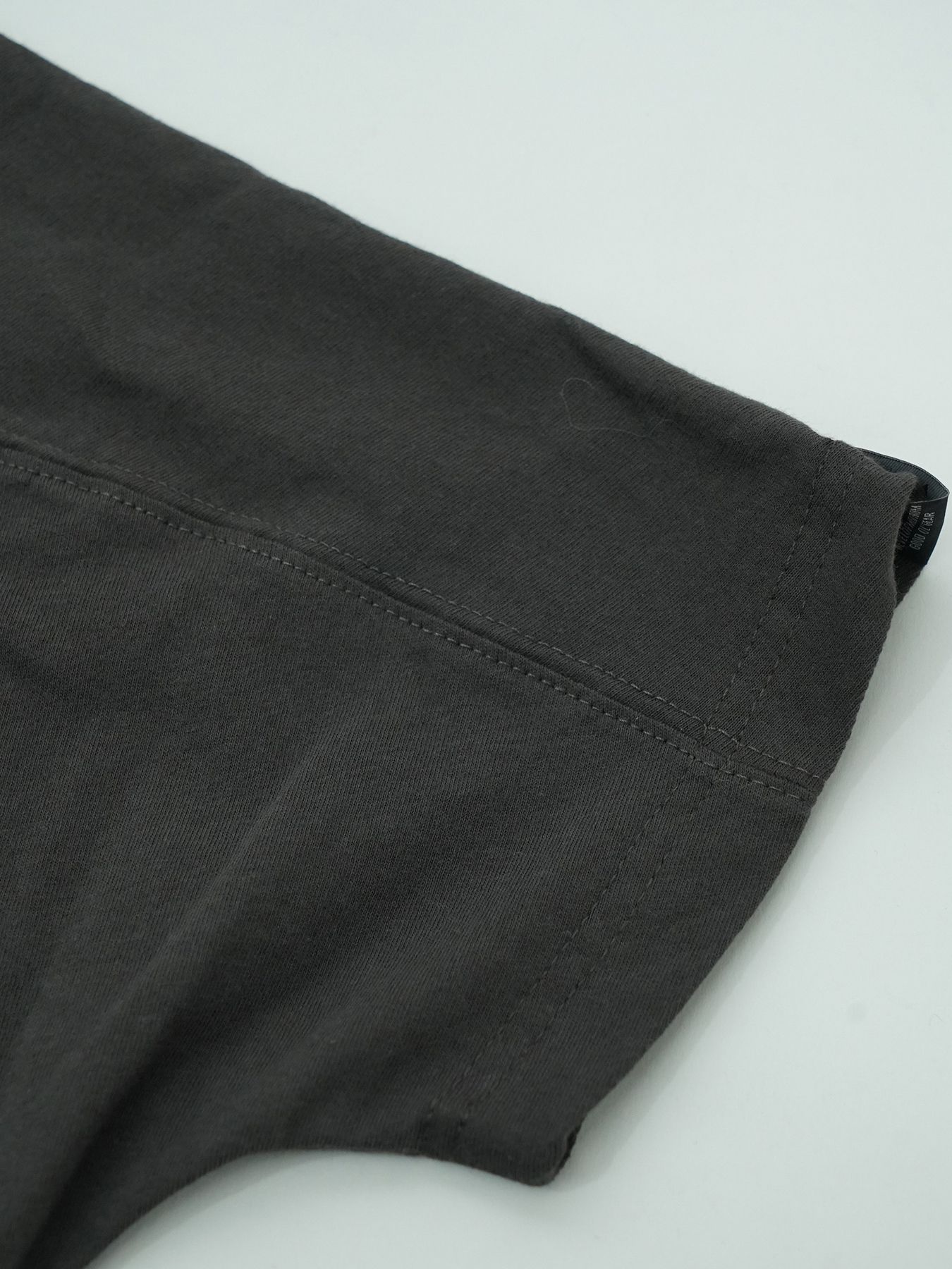 【予約品 2月1日(日) 締切】KITE TEE frocky / フロッキープリント ニットT / チャコール