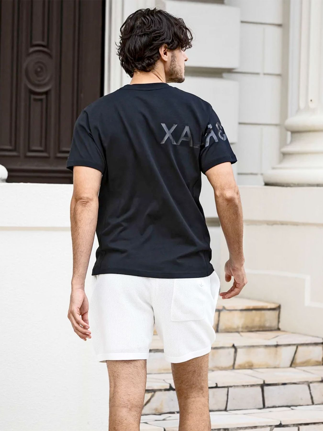 1PIU1UGUALE3 RELAX - ビッグロゴインバーテッドTシャツ