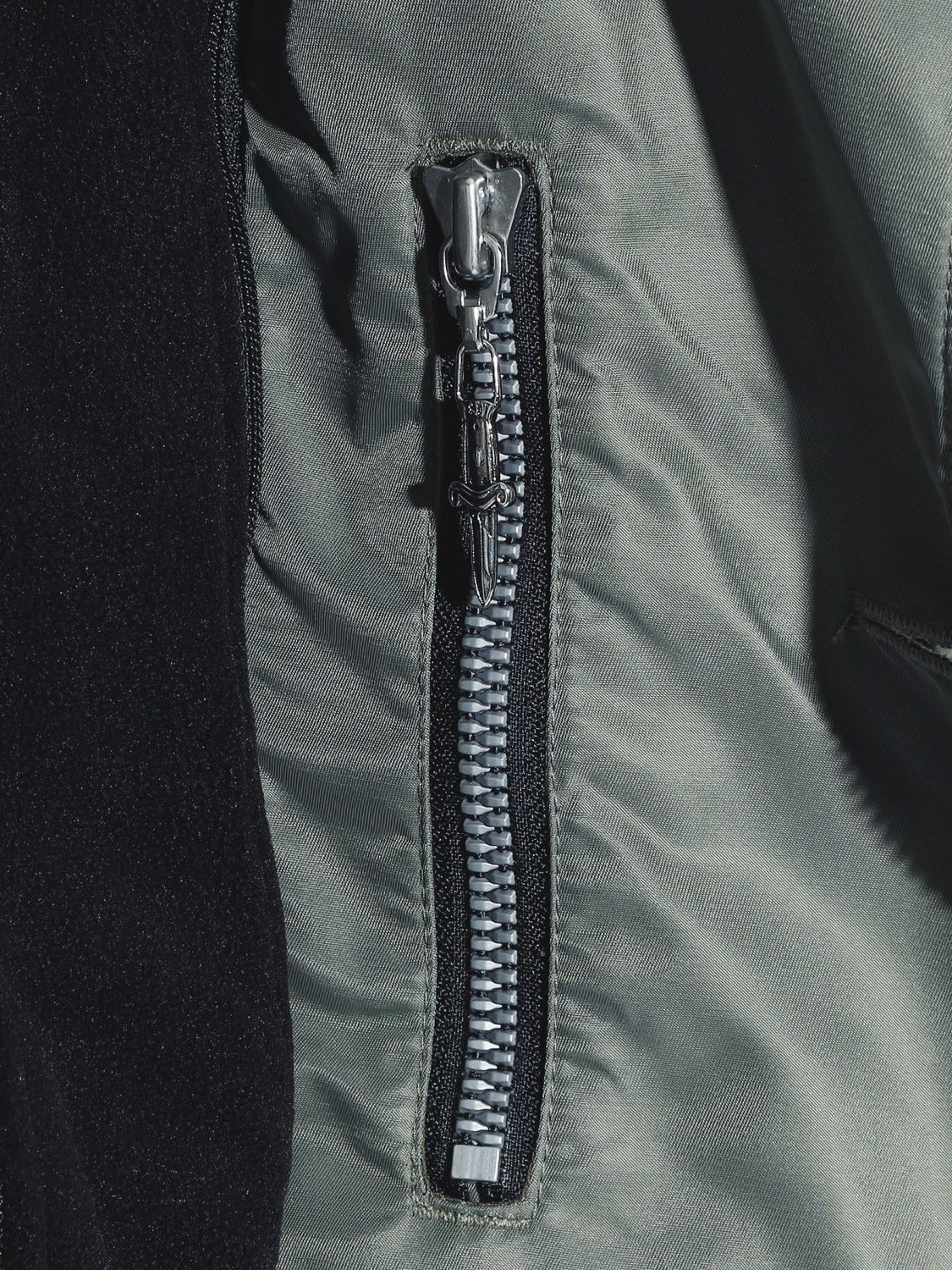 【予約品】  FAKE LAYERED NYLON JK w/HOOD / ナイロンジャケット / カーキ / 即納