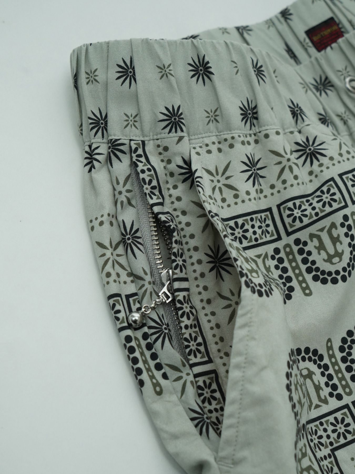 【予約品 2月1日(日) 締切】VINTAGEBANDANA SHORTS / ヴィンテージバンダナ柄 ショーツ / アイボリー