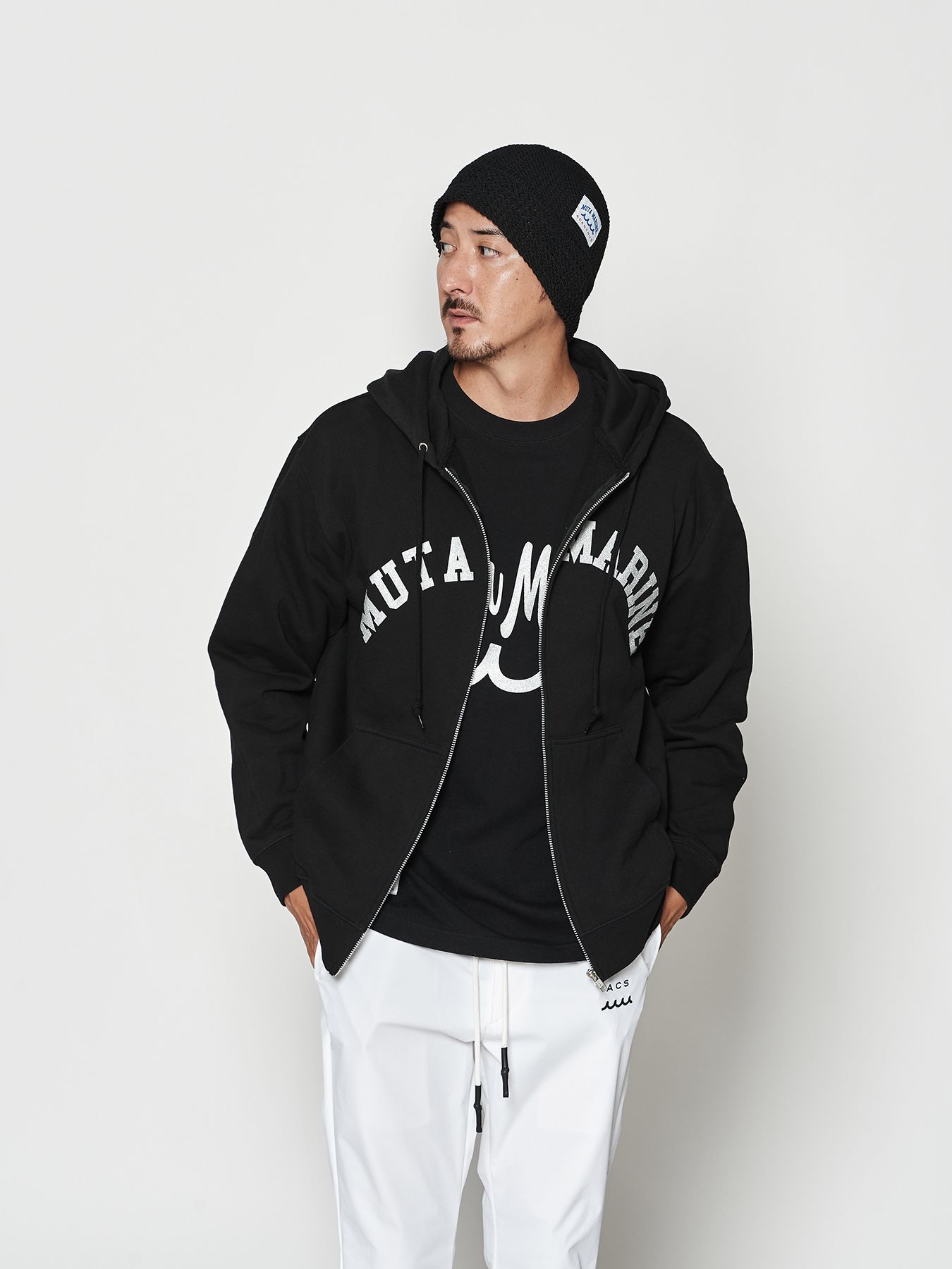 【予約品 10月9日(木) 締切】muta Arc Logo Zip Up Hooded Sweatshirt / ジップパーカー / ブラック【Acanthus × muta MARINE】