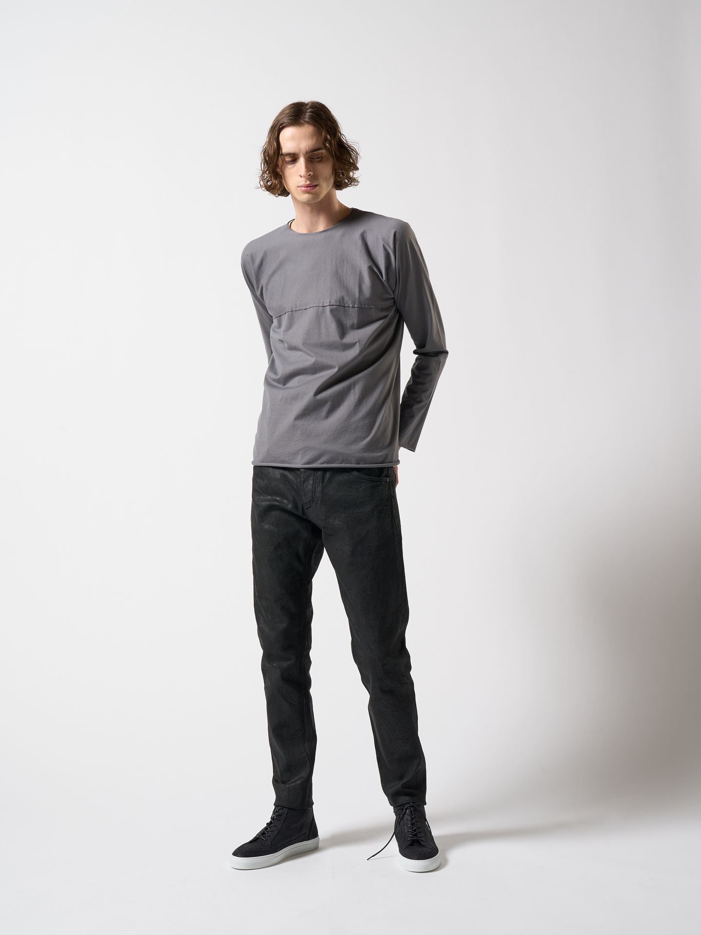【予約品】 minimalism cut&sewn / Tシャツ / ダークグレー