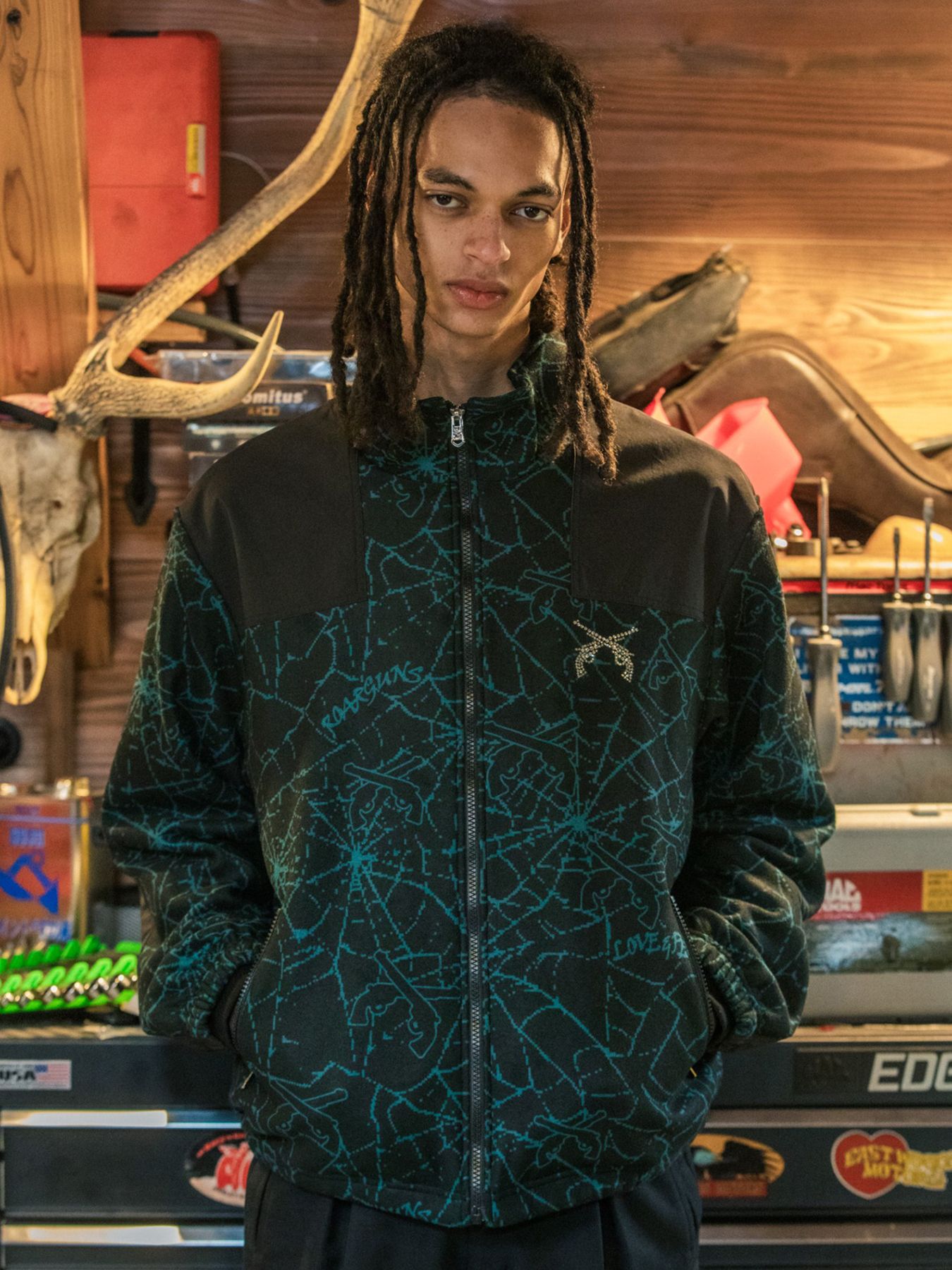 【予約品 3月9日(月) 18:00 締切】SPIDER PRINT JKT CRY / クリスタルクロスガン スパイダープリント フリース ジャケット / ブラック×ブルー